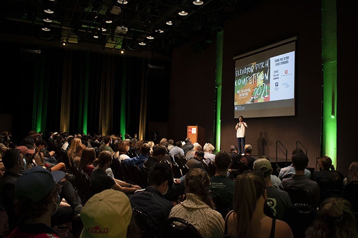 A student presents at the Elevator Pitch Competition in 2021.