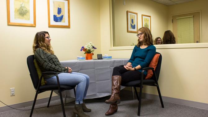 Cal Poly Psychology major students in discussion